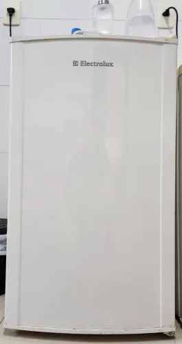 Frigobar Electrolux RE120