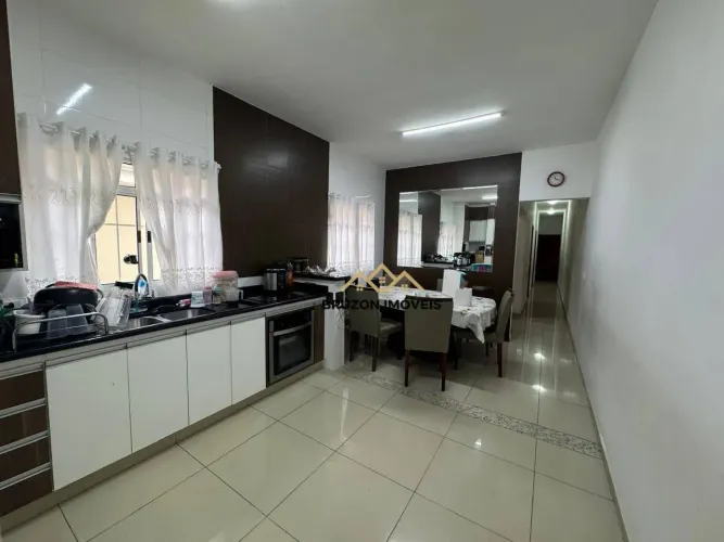 CASA A VENDA - 4 QUARTOS - 190M² A.T, 307M² A.C - R$ 920.000,00 - VILA MARINGÁ - JUNDIAÍ/S