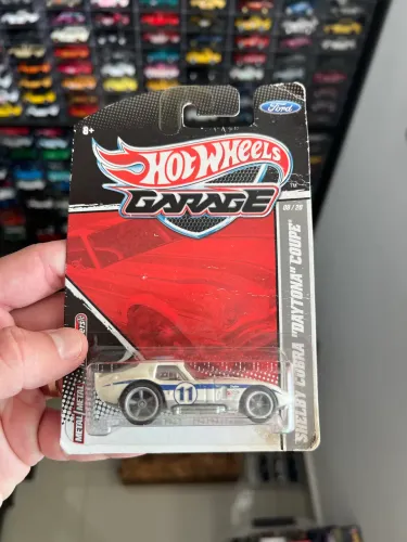 Hot Wheels Premium Garage Shelby Cobra Daytona Coupe