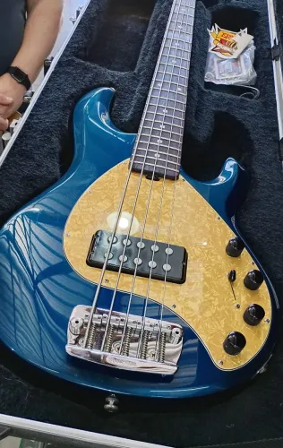 Music Man Stingray V