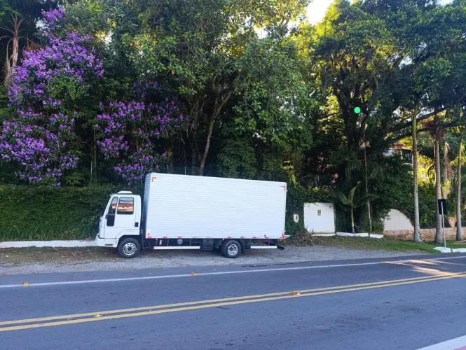 Caminhão Ford cargo 2006