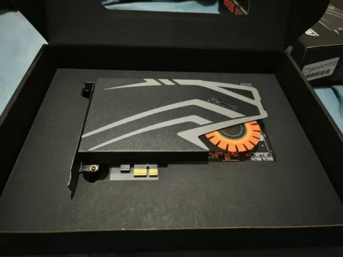 Placa de Som Asus Strix Soar PCI Express 7.1 Gaming Sound Card
