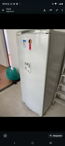 Vendo móveis ( cama de casal e sofá retrátil) mesa completa, geladeira e fogão 4 bicas