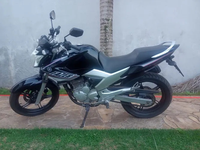 Fazer 250