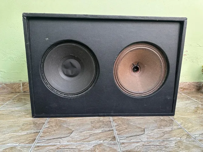 Caixa 2x12 EXCELENTES FALANTES