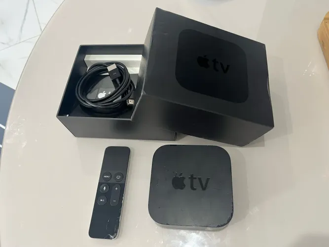 Apple TV HD 64GB 4ª Geração A1625 com Caixa e Controle