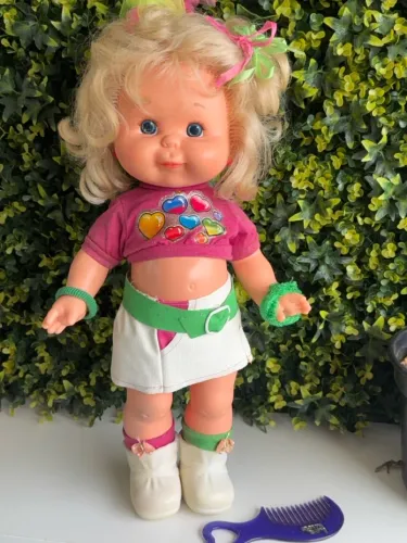 Boneca less girls antiga da estrela