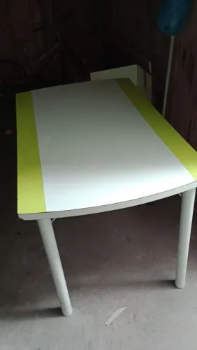 Mesa 4 lugares ( SEM CADEIRAS )