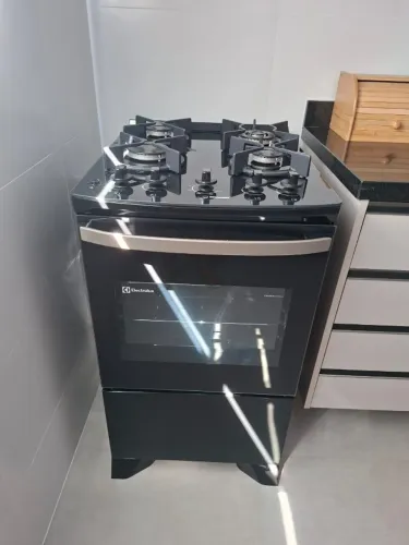 Fogão 4 bocas Electrolux Preto Efficient Mesa Vidro, Tripla Chama e PerfectCook (FE4GB) -
