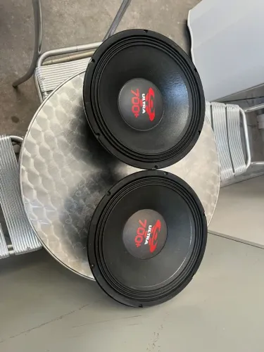 2 alto falantes 12" ultravox 700 4 ohms