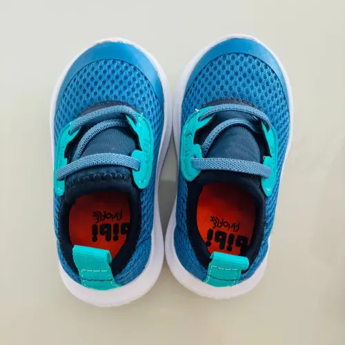 Tênis bebê - Bibi tamanho 19