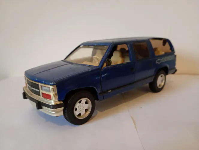 Sunnyside - Sucata Miniatura Chevrolet Suburban