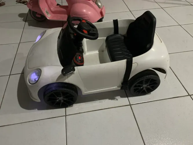 Carrinho elétrico infantil