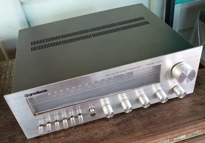 Receiver Gradiente Model 1300