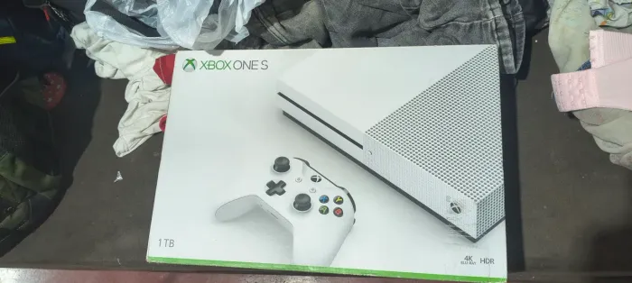 Vendo Xbox one s