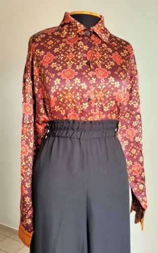 Camisa Feminina Manga Longa Estampa Boho Estampada, Veste M, Seminova