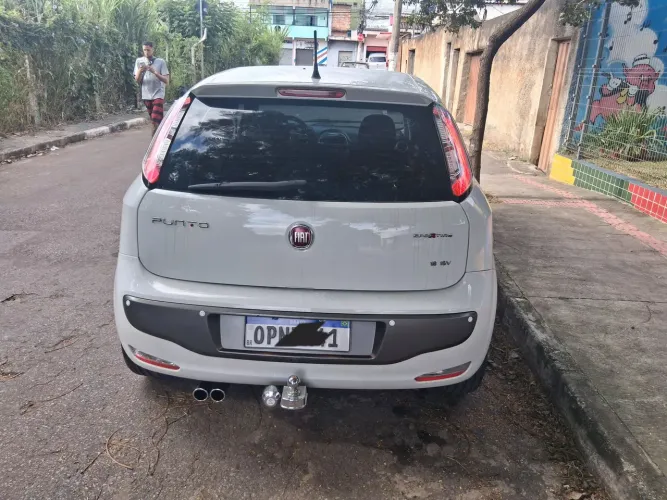 Fiat Punto Sporting 1.8 Flex 8v/16v 5P 2013