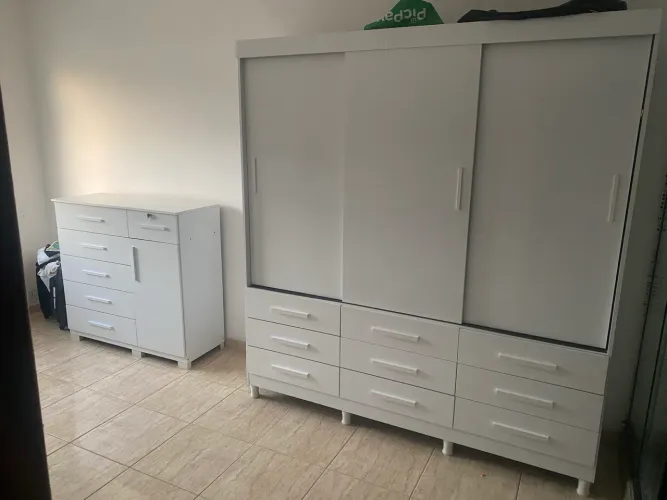 Vendo Guarda Roupa e cômoda 