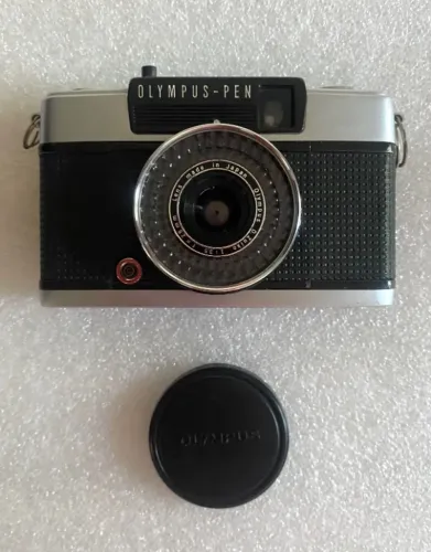Câmera Olympus Pen Ee-3 Maquina Fotográfica Vintage Antiga