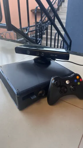 Xbox 360 Desbloqueado + Kinect + 6 Jogos + Controle Funcionando