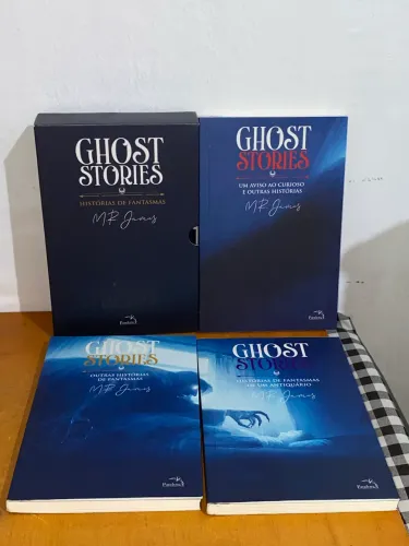 Box de livros Ghost Stories + brindes