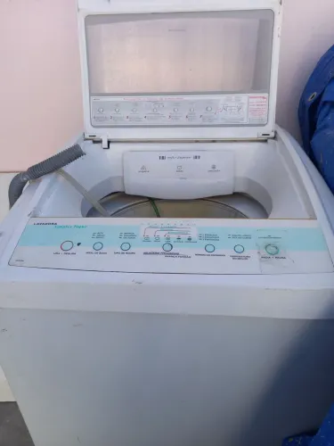 Lavadora Brastemp para retirada de peças.