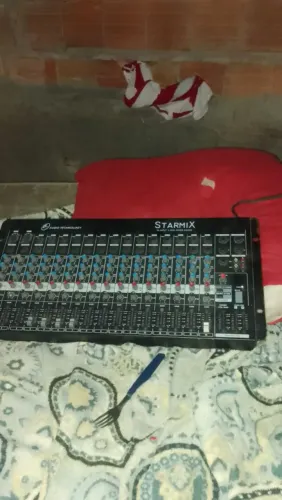 Vendo mesa de som 16 canais