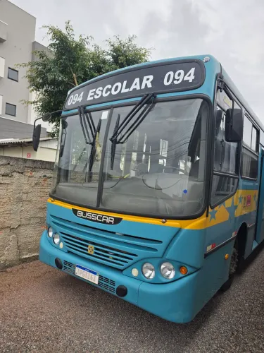 Ônibus escolar
