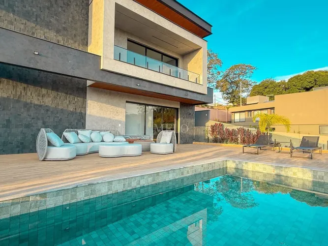 Belíssima Casa no Condomínio Alphaville Vespasiano a venda por R$5.500.000,00