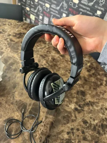 headset attack on titan