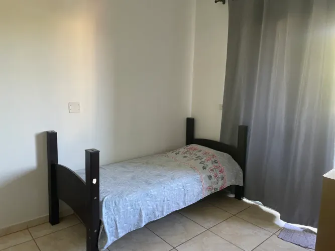 Quarto mobiliado para mulher