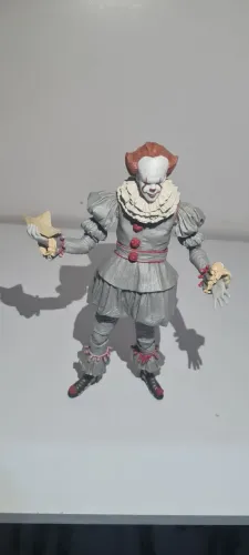 Action figures it neca ORIGINAL