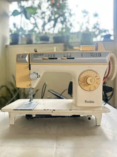 Máquina de costura Singer 288 Facilita