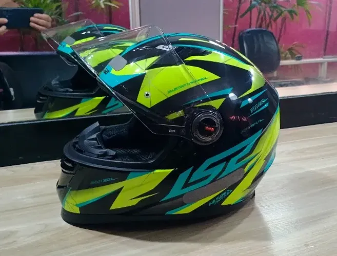 Capacete LS2 Draze em ótimo estado