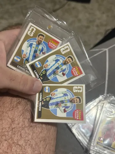 Combo : FIGURINHAS LEGENDS 1 MESSI OURO +1 MESSI PRATA + 1 CRISTIANO RONALDO BRONZE + 1CR7