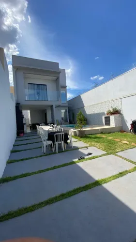 Casa 2 andares para alugar com piscina, energia solar, cozinha americana