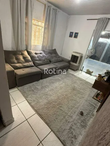 Casa residencial à venda no Bairro Luizote de Freitas, em Uberlândia