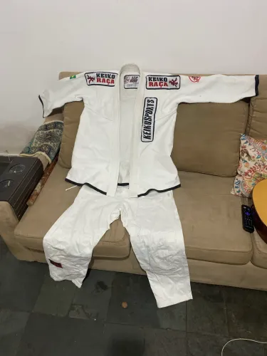 Kimono Jiu Jitsu keiko/ tamanho A1 todo bom