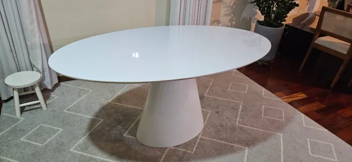 Mesa de jantal oval branca