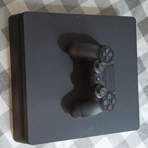 Playstation 4 slim