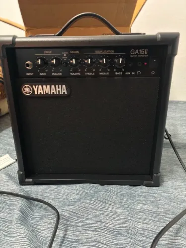 Amplificador para Guitarra 15W GA 15II Preto Yamaha Transistorizado para Estudo