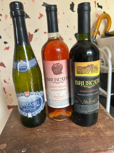 ? Kit com 3 vinhos por R$50