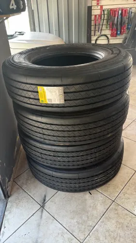 Pneus 295 80 22,5