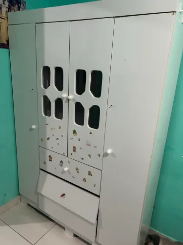 Guarda-roupa infantil de solteiro 