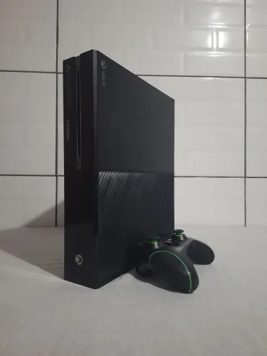 Xbox one com jogos ( 500 com ps3 na troca ou 1000 avista ) LEIA DESCRIÇÃO 