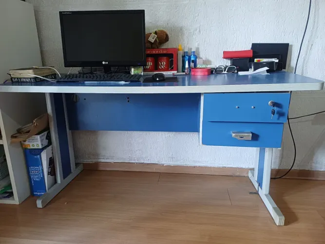 Mesa escritório azul Excelente estado 