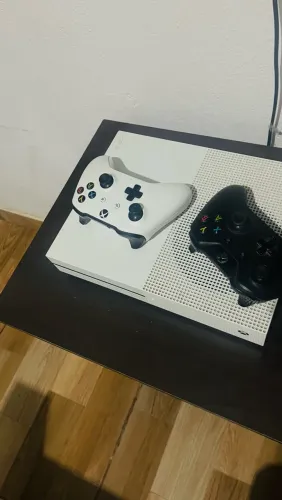 Xbox One One semi novo