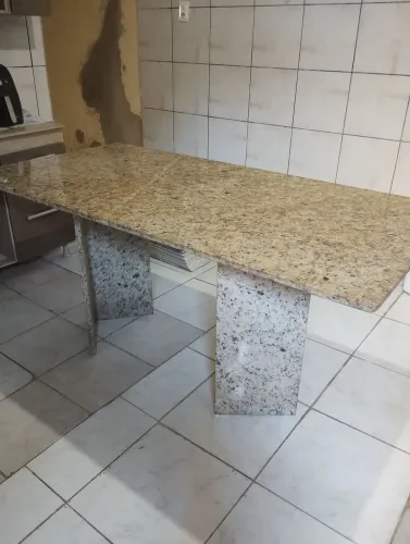 Mesa de mármore