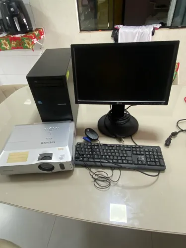 Computador LG, Projetor HITACHI