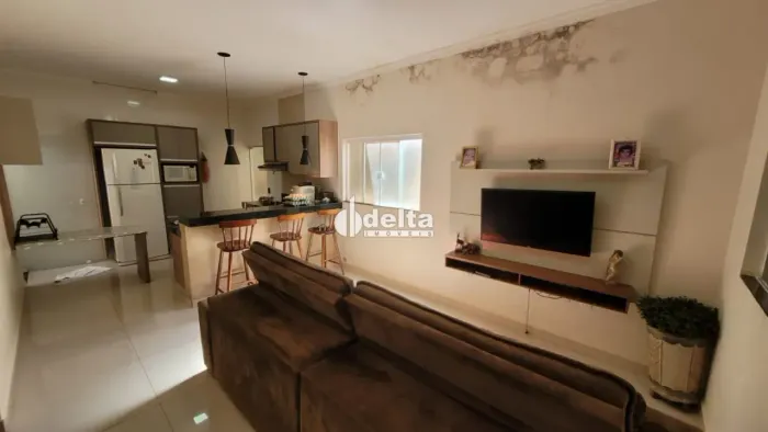 Casa com 2 quarto disponível para locação no bairro Chácara Panorama em Uberlândia MG